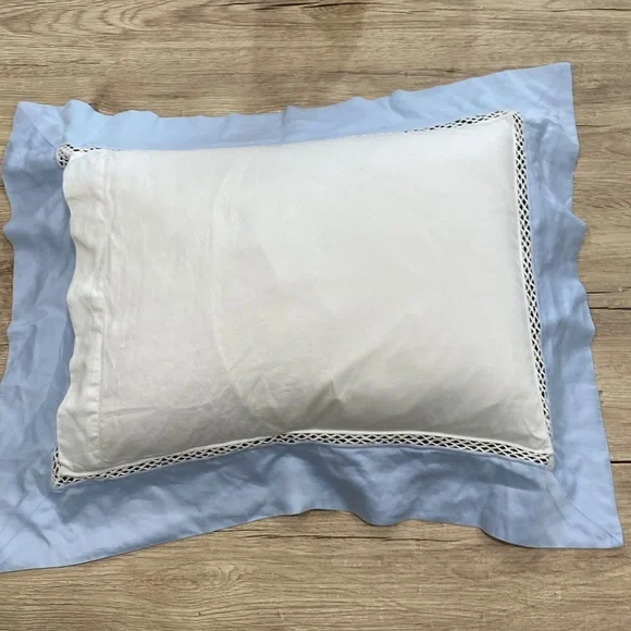 BELLINO decorative pillow in baby blue and white 100 Italian cotton